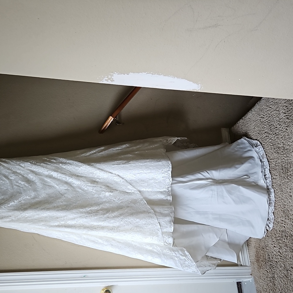 NWOT David's Lace Flore Length Wedding Dress. - Picture 14 of 16
